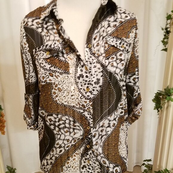 dressbarn Tops - Dress Barn leopard print w pockets button down M